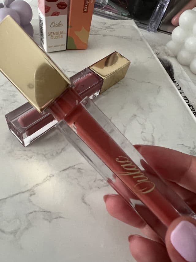 Oulac Cosmetics M02 Deep Kiss review photo by lovelyprettytips