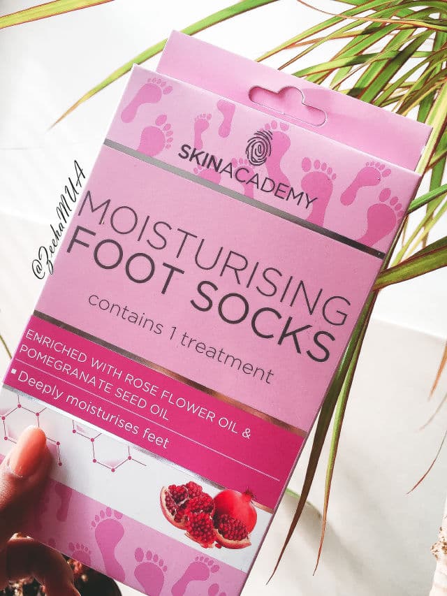 Skin Academy Moisturising Foot Socks review photo by ZeehaMUA