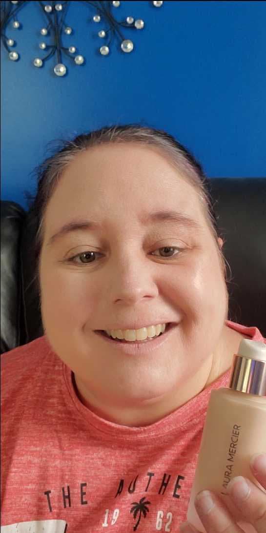 Laura Mercier Real Flawless Weightless Perfecting Foundation review photo by DawnsReviews