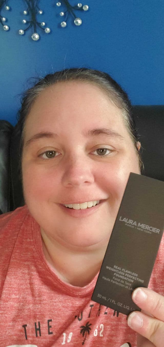 Laura Mercier Real Flawless Weightless Perfecting Foundation review photo by DawnsReviews