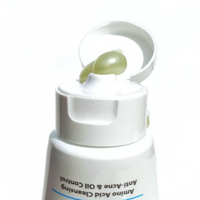 Mentholatum Acnes Creamy Wash review photo by skinlovette