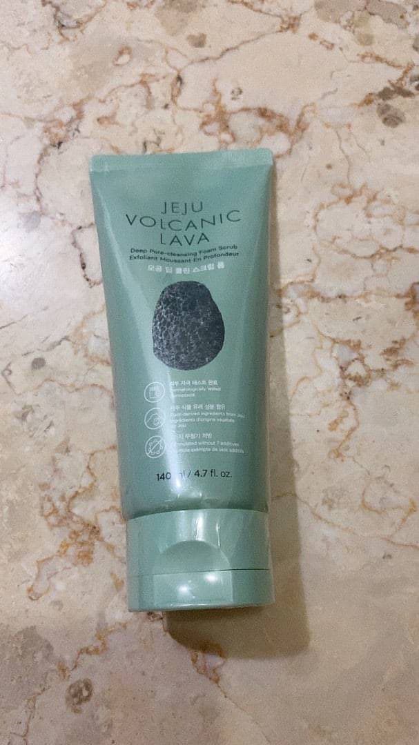 THE FACE SHOP Jeju Volcanic Lava Cleansing Foam review photo by merrylie