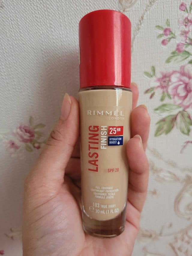 Rimmel Lasting Finish 25hr Foundation SPF 20 review photo by feefatz