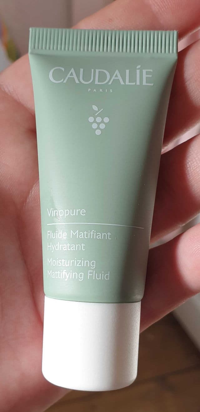 Caudalie Paris Vinopure Moisturizing Mattifying Fluid review photo by Olunia85