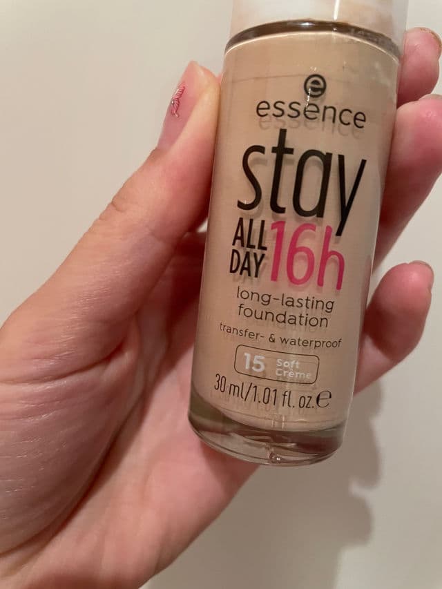 Essence Stay All Day 16h Long-Lasting Foundation review photo by skinwithela