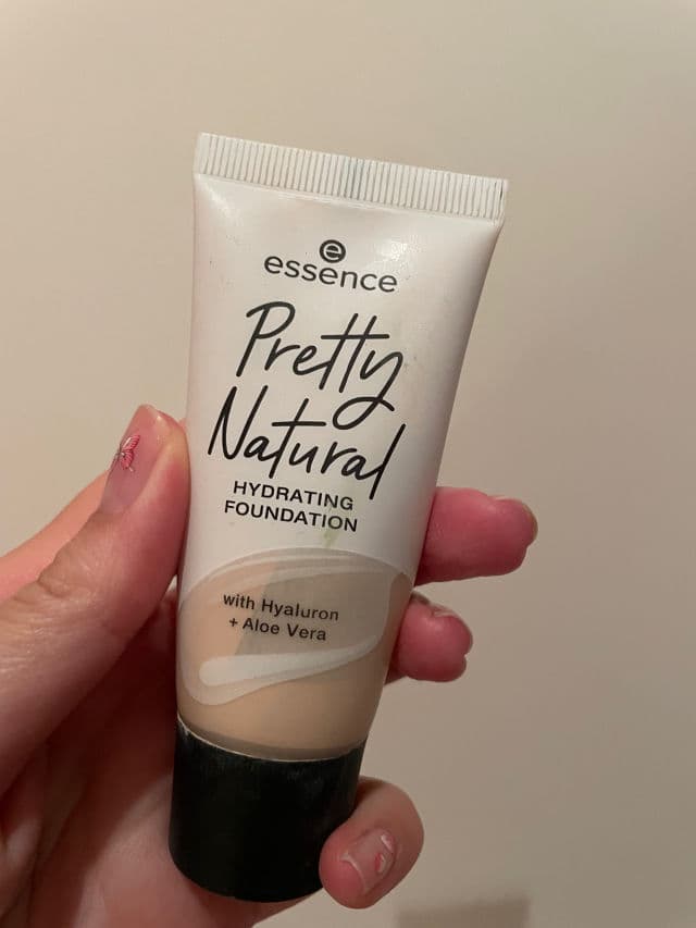 Essence Pretty Natural Hydrating Foundation review photo by skinwithela