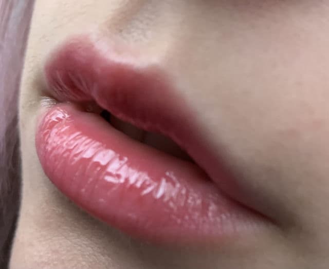 Essence Juicy Bomb Shiny Lipgloss #01 Proud Pitaya review photo by alexayena