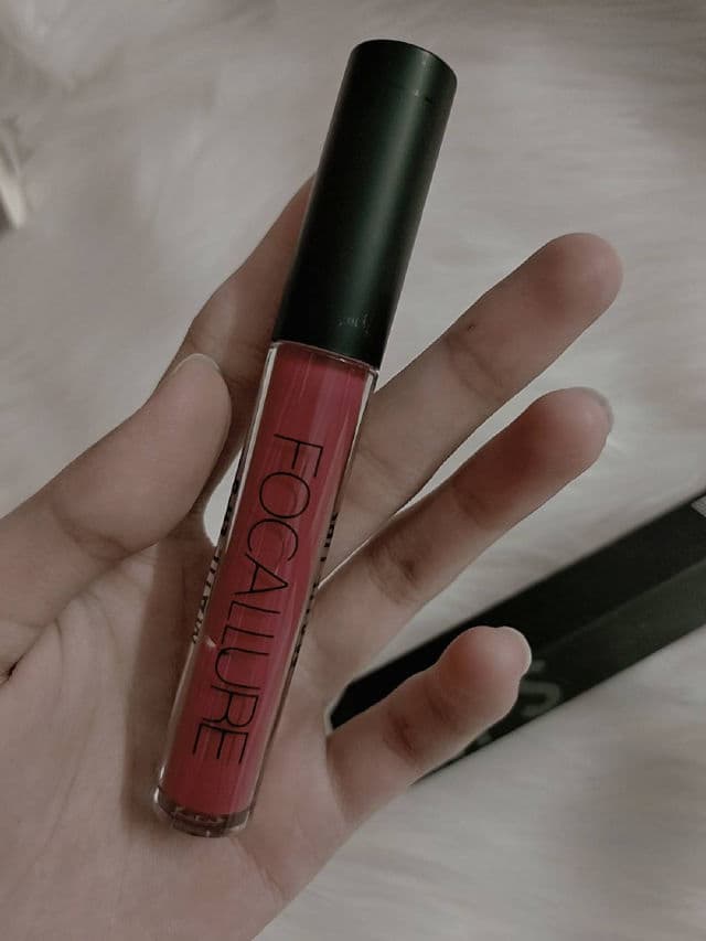 Focallure Transfer-Proof Liquid Lipstick #13 Wine review photo by paxlin3