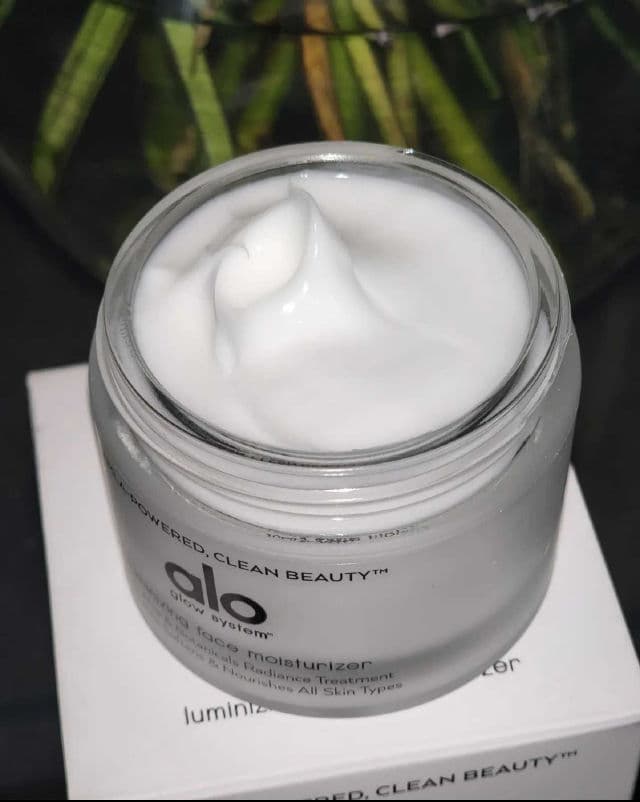 Alo Yoga Luminizing Face Moisturizer review photo by Rachaelann