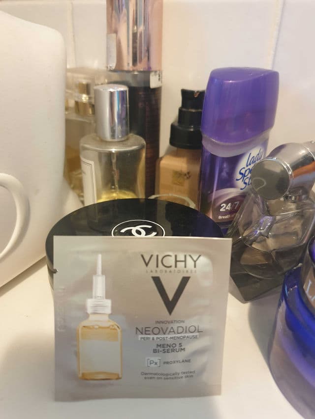 Vichy Neovadiol Meno 5 Bi-Serum review photo by DacealuK