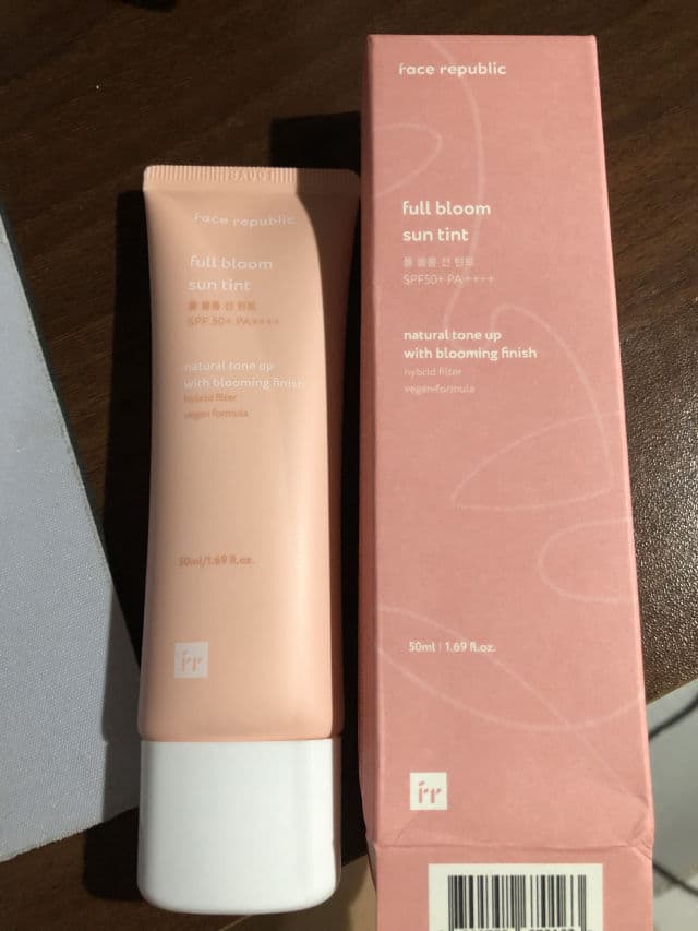Face Republic Full Bloom Sun Tint SPF50+ PA++++. review photo by Sophiaeiou