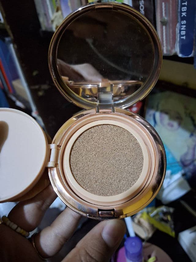 ESQA Flawless Cushion Serum SPF 50+ PA+++ review photo by AliifahNa