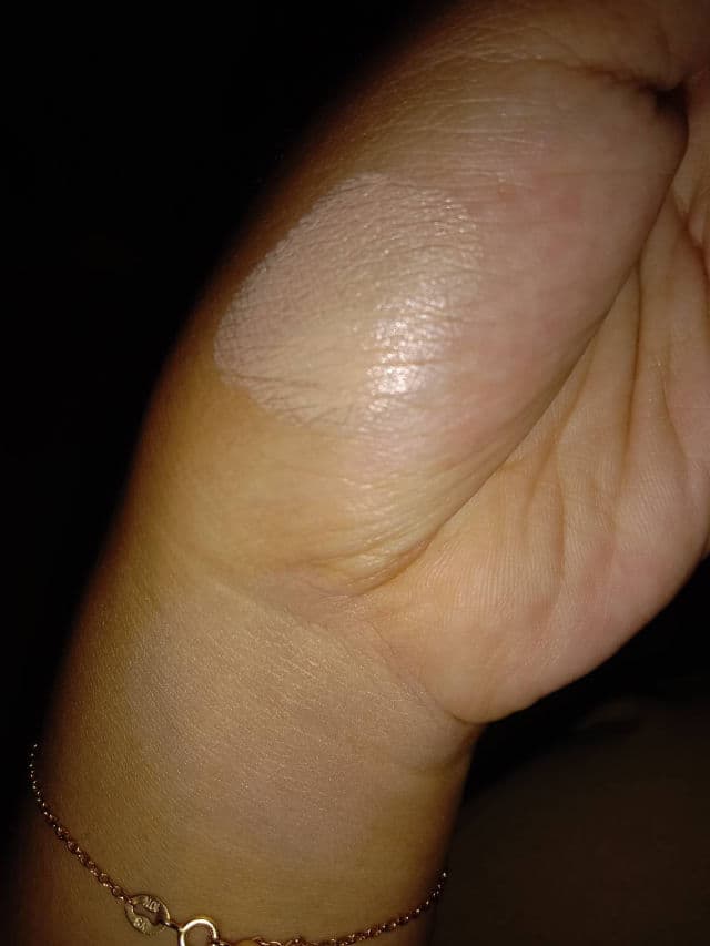 Madame Gie Protect Me Let’s Glow Tinted SPF 50 PA++++ review photo by AliifahNa