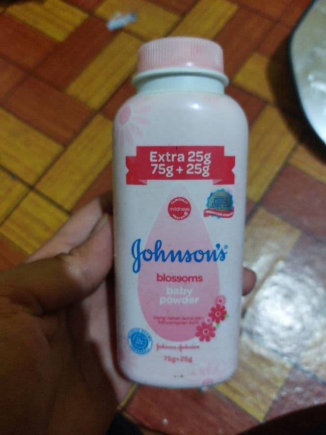 Johnson's Blossoms Baby Powder review photo by PickyRiesa