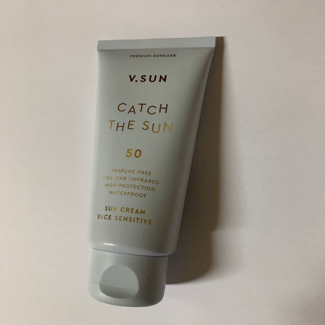 V.SUN Catch The Sun Face Sun Cream SPF 50 Perfume Free review photo by Vikcike