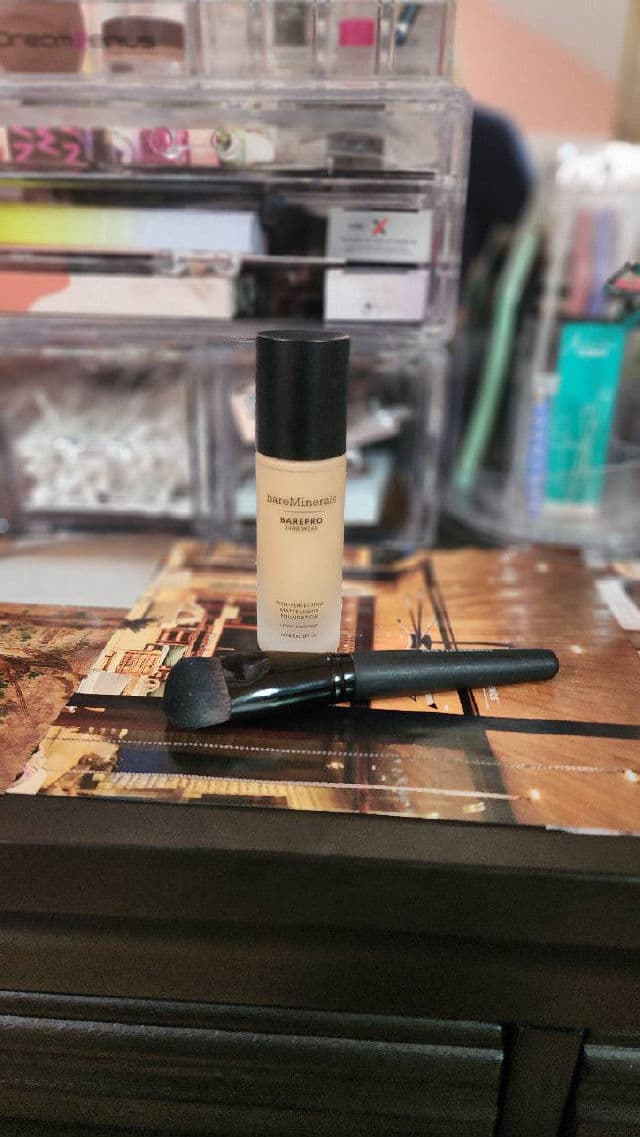 BareMinerals Bare Pro Performance Wear Liquid Foundation SPF 20 review photo by EnxhiB