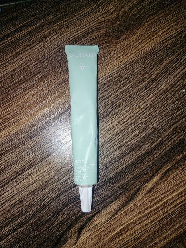 Caudalie Paris Vinopure Salicylic Spot Solution review photo by EnxhiB