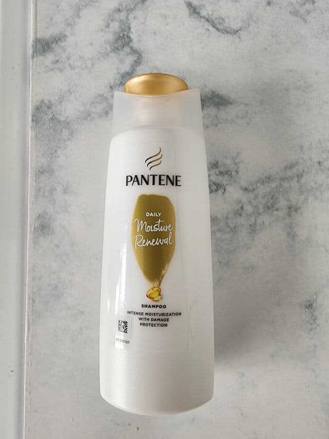 Pantene Daily Moisture Renewal Shampoo review photo by EnxhiB