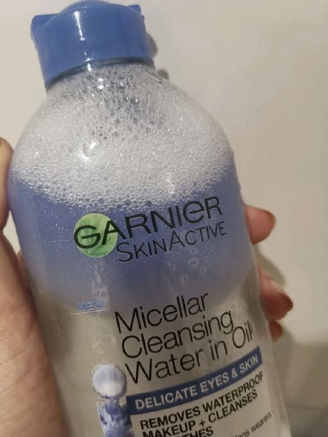 Garnier Micellar Cleansing Water in Oil Delicate Eyes & Skin review photo by skintextures