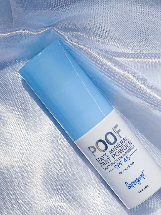 Supergoop! Poof 100% Mineral Part and Scalp Powder SPF 45 review photo by Soymipiel