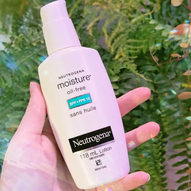 Neutrogena Oil-Free Moisture SPF 15 review photo by Robynrose
