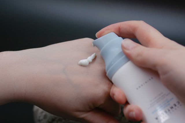 SKIN1004 Madagascar Centella Hyalu-Cica Water-Fit Sun Serum SPF50+ PA++++ review photo by Robynrose