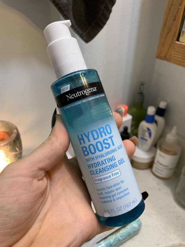 Neutrogena Hydro Boost Hydrating Cleansing Gel with Hyaluronic Acid review photo by justbrittnikole