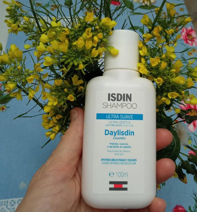 ISDIN Ultra Suave Daylisdin Shampoo review photo by MariCinti