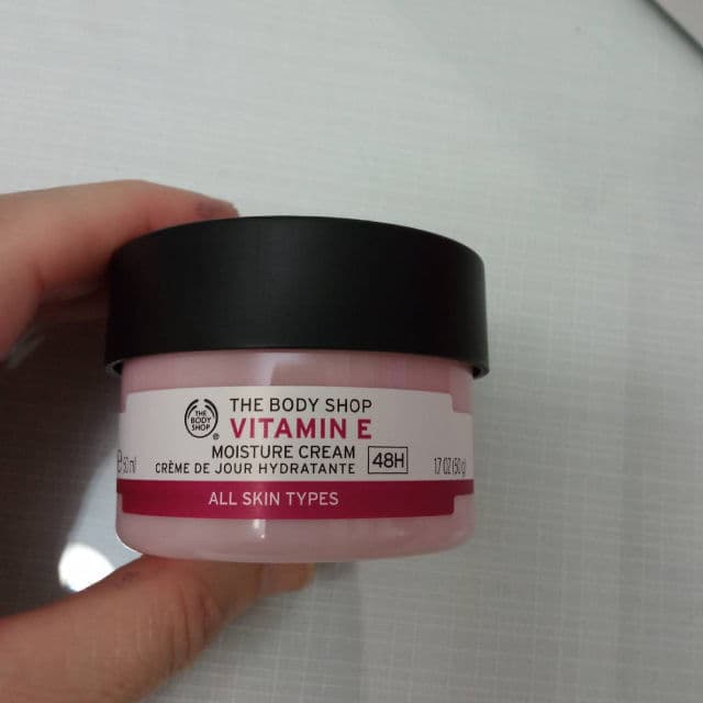 The Body Shop Vitamin E Sink-in Moisture Sleeping Mask review photo by MariCinti