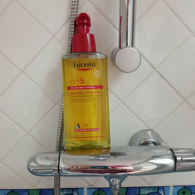 Eucerin Skin Calming Body Wash review photo by MariCinti
