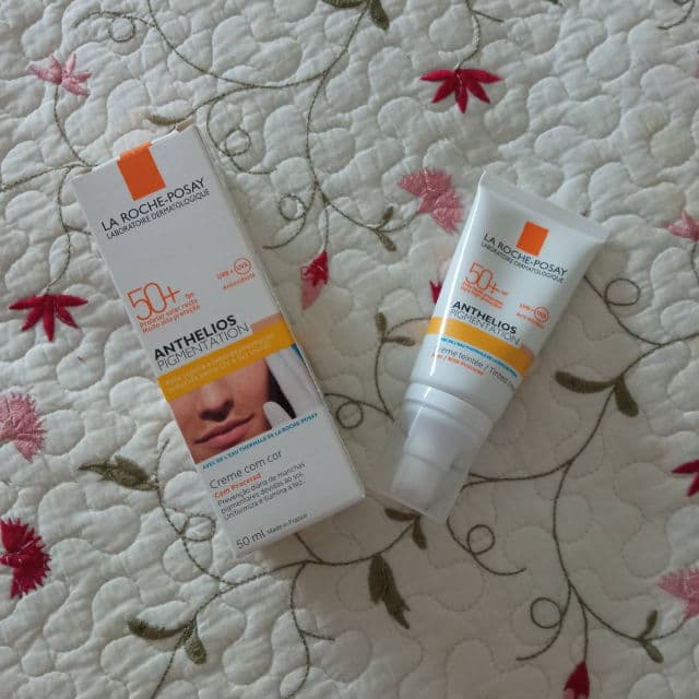 La Roche-Posay Anthelios Anti-Pigmentation SPF50+ review photo by MariCinti