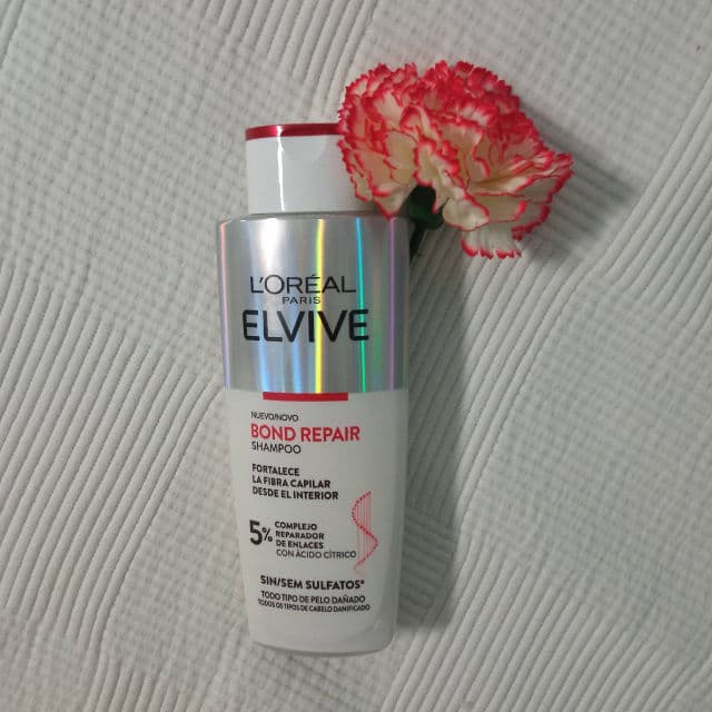 L'Oreal Paris Elvive Bond Repair Shampoo	 review photo by MariCinti