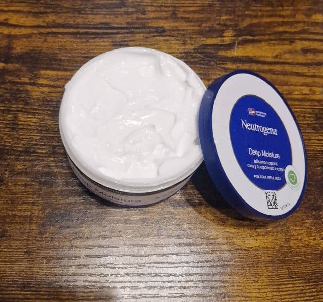Neutrogena Deep Moisture Face and Body Balm review photo by lorenamt