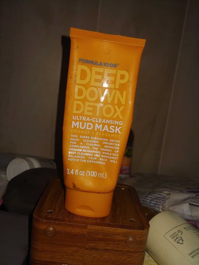 Formula 10.0.6 Deep Down Detox Ultra Cleansing Mud Mask review photo by Traytraysm