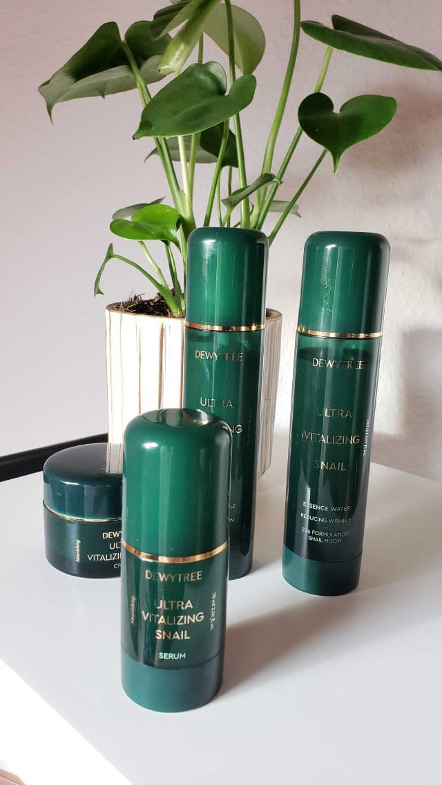 DEWYTREE Ultra Vitalizing Snail Serum review photo by jennysilkyskin