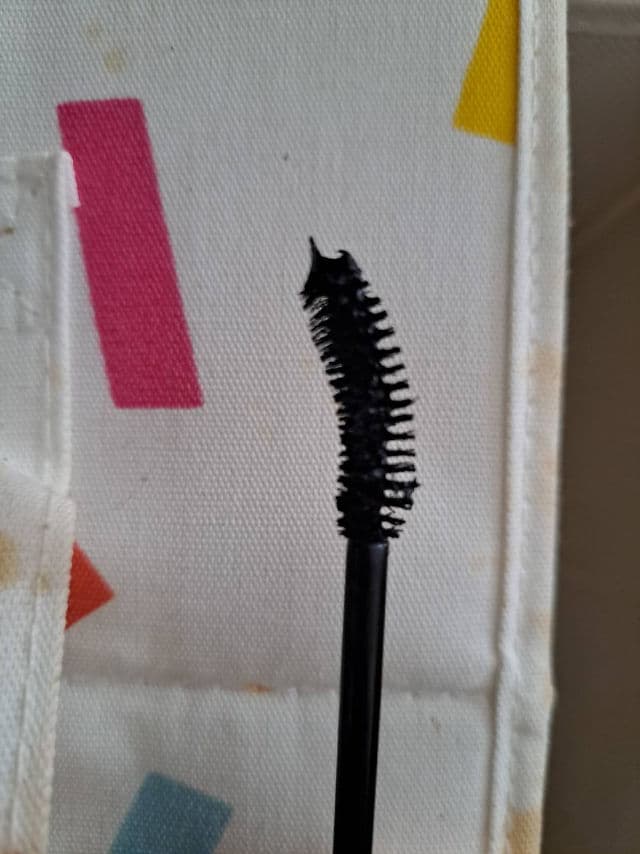 LYS Beauty Lash Confidence Mascara review photo by carpe0noctem