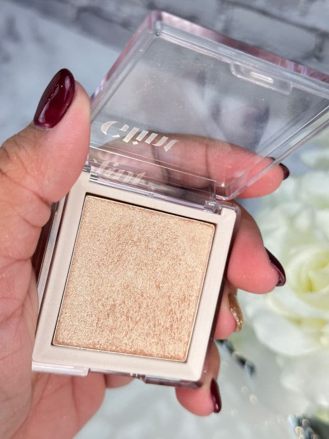 Glint 01 Dewy Moon review photo by UniquelySam