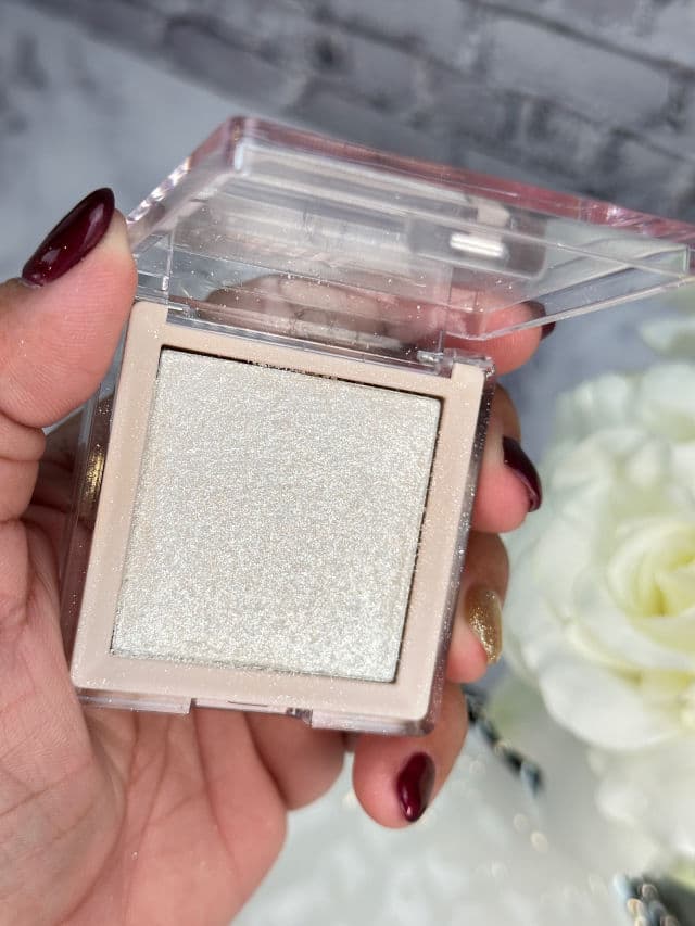 Glint 01 Dewy Moon review photo by UniquelySam