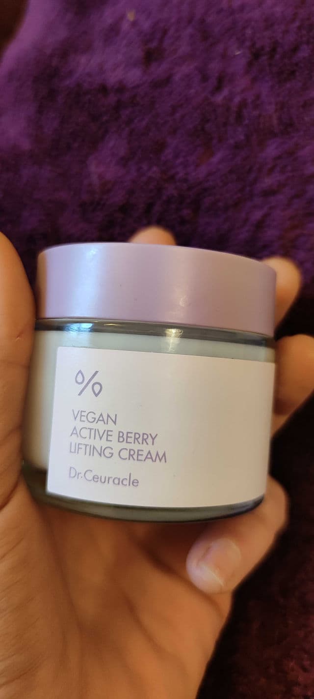 Vegan Active Berry Lifting Cream product review