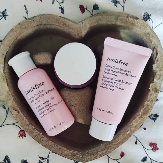 INNISFREE Dewy Glow Emulsion with Jeju Cherry Blossom review photo by everglowlasting