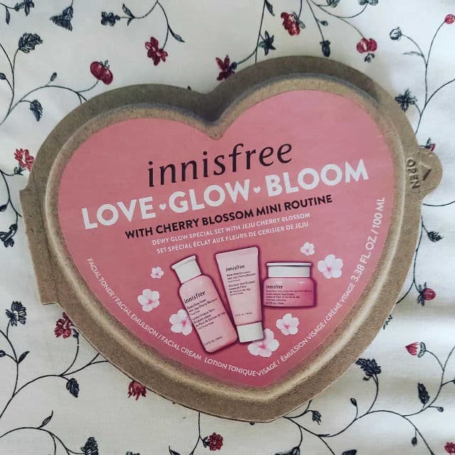INNISFREE Dewy Glow Emulsion with Jeju Cherry Blossom review photo by everglowlasting