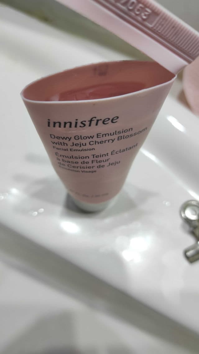 INNISFREE Dewy Glow Emulsion with Jeju Cherry Blossom review photo by everglowlasting