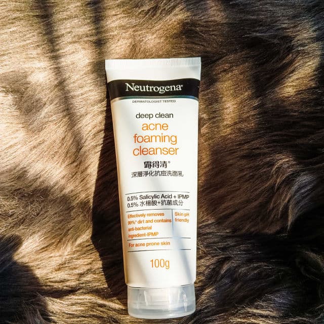 Neutrogena Deep Clean Acne Foaming Cleanser review photo by ReviewNiFred
