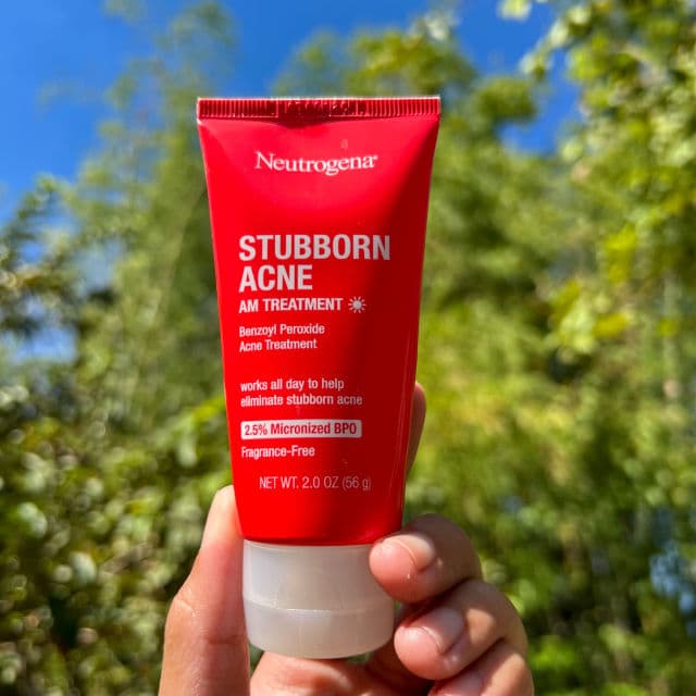 Neutrogena Stubborn Acne AM Treatment review photo by Merk