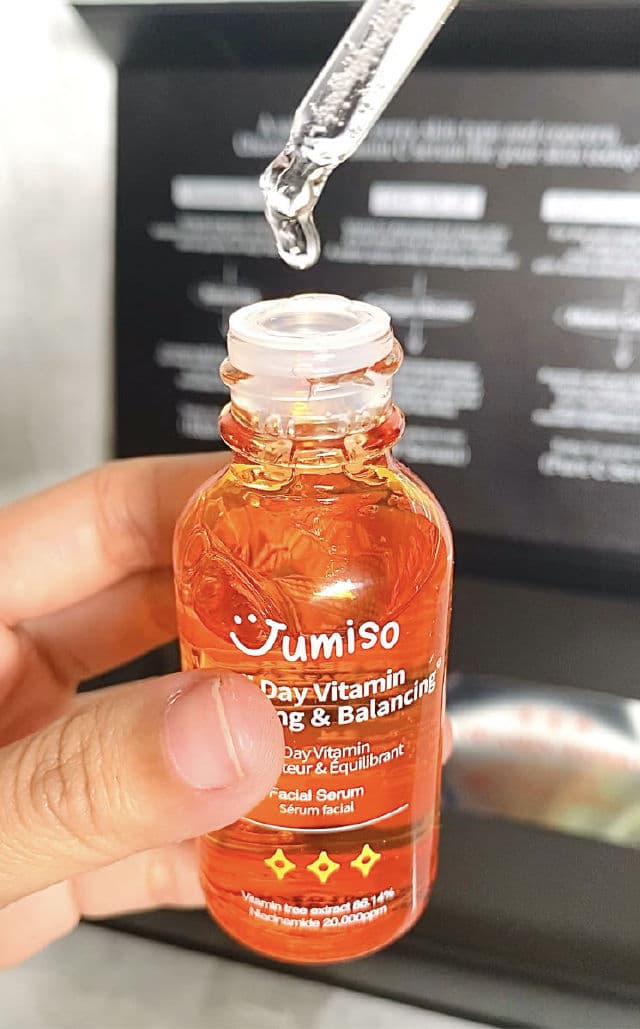 Jumiso All Day Vitamin Brightening & Balancing Facial Serum review photo by Yenxgg