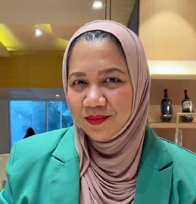 L'Oreal Paris Infallible 32H Freshwear Foundation SPF 25 review photo by imbhaleem