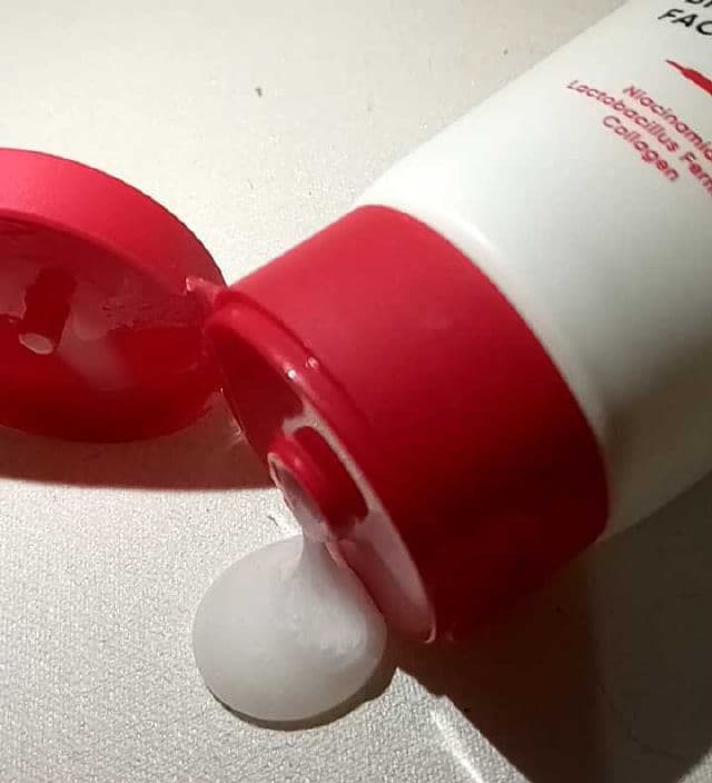 Everwhite Brightening Facial Cleanser review photo by shobihana