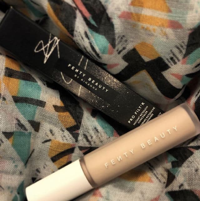 Fenty Beauty Pro Filt'r Instant Retouch Concealer review photo by suedot5