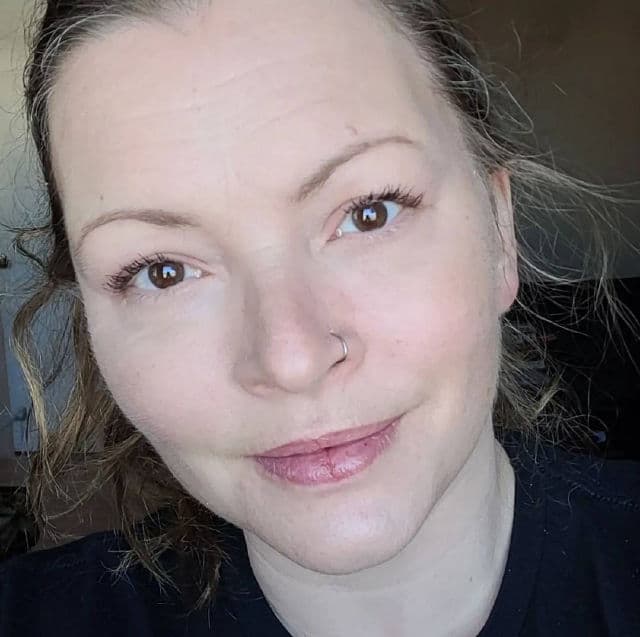 Lise Watier Base Miracle Colour Correcting Primer - Vert review photo by Isabellemama