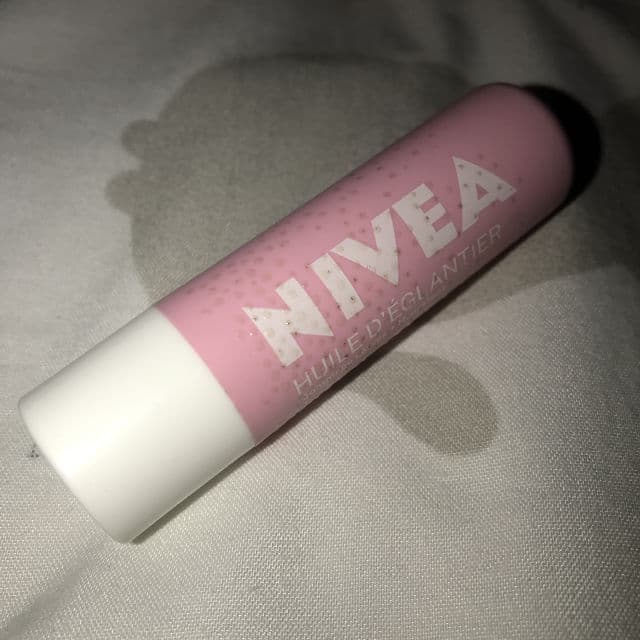Nivea Soft Rose Lip Balm review photo by Leonabelle